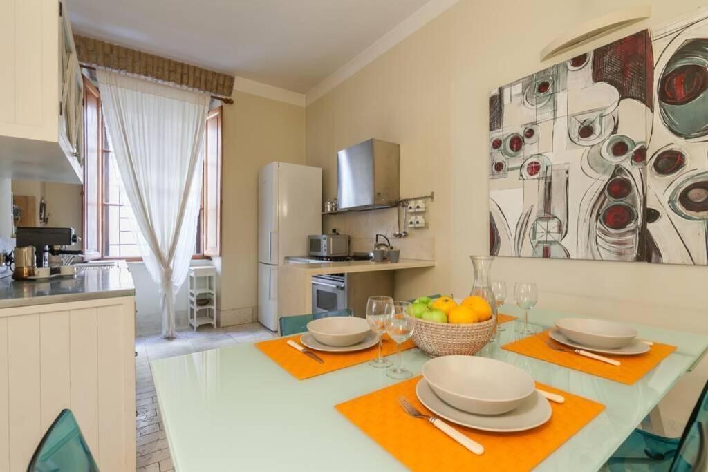 Borgo Pio - Quite And Spacious Apt Rome Exterior photo